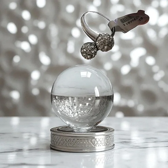 Elegant Silver Crystal Ball Ring - Picture 2 of 2